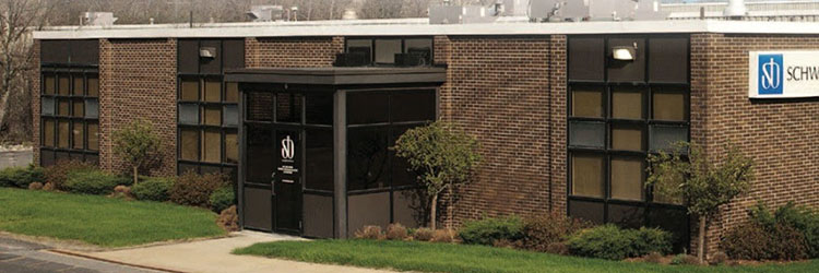 Klemmer of Colliers International and Cremmen of <br>Denenberg Realty Advisors handle 62,000 s/f lease