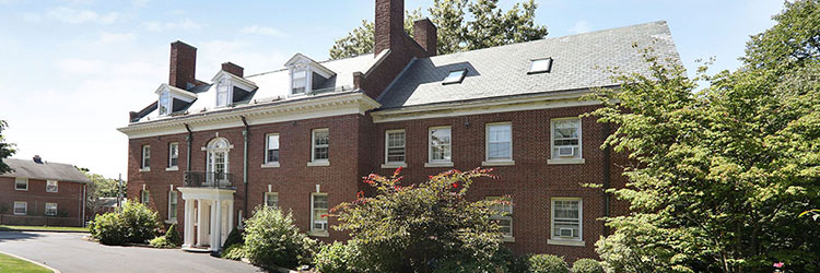 Cuzzocreo of Pearce Real Estate closes $5 million sale of three properties for buyer, Albertus Magnus College