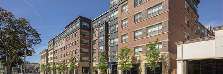 Butler, St. John, McLaughlin and Bowler of CBRE sell <br>195-unit Halstead Malden Sq. apartment community