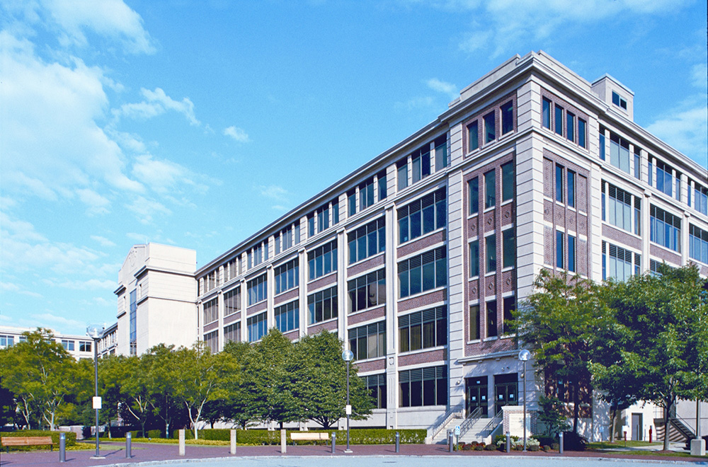 Hawkins, Levendusky & Borden of CBRE/NE handle 145,000 s/f in leases at Brickstone Square - including 60,000 s/f lease to Broadcom
